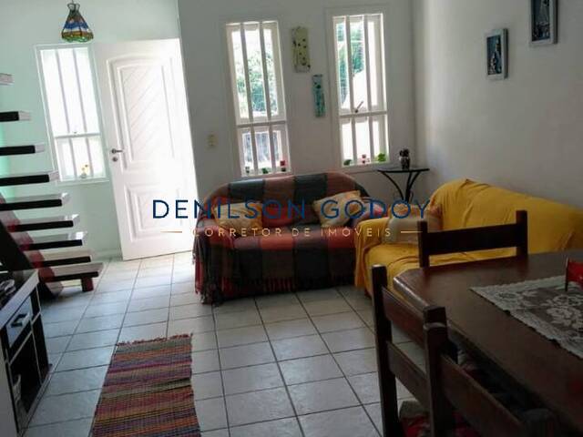 Sobrado para Venda em Caraguatatuba - 4
