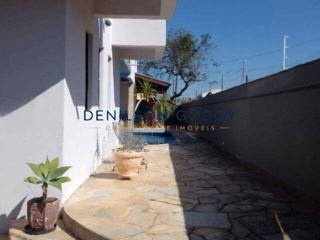 Sobrado para Venda em Caraguatatuba - 4