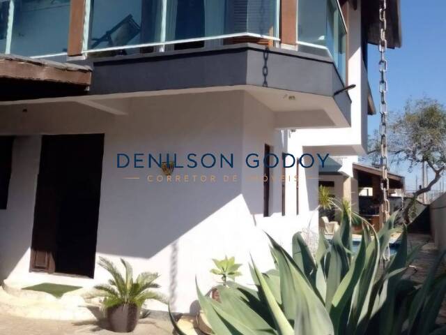 Sobrado para Venda em Caraguatatuba - 5