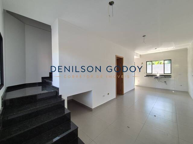 Sobrado para Venda em Caraguatatuba - 5