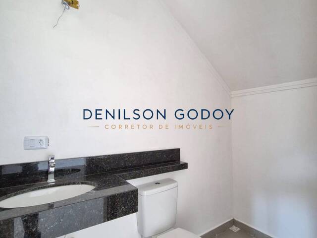 Sobrado para Venda em Caraguatatuba - 4